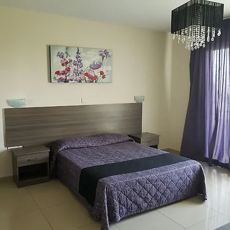 Tasiana Star Aparthotel 3*
