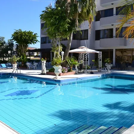 Aparthotel Tasiana Star 3*