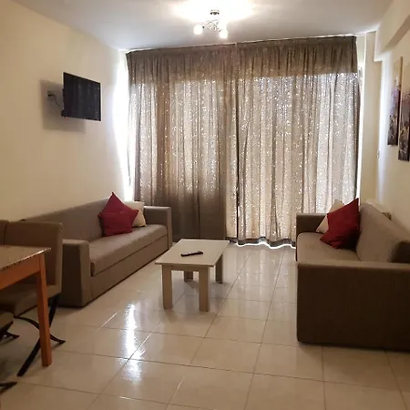 Tasiana Star Aparthotel