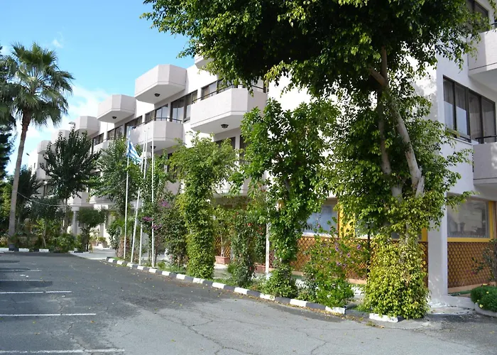 Tasiana Star Aparthotel