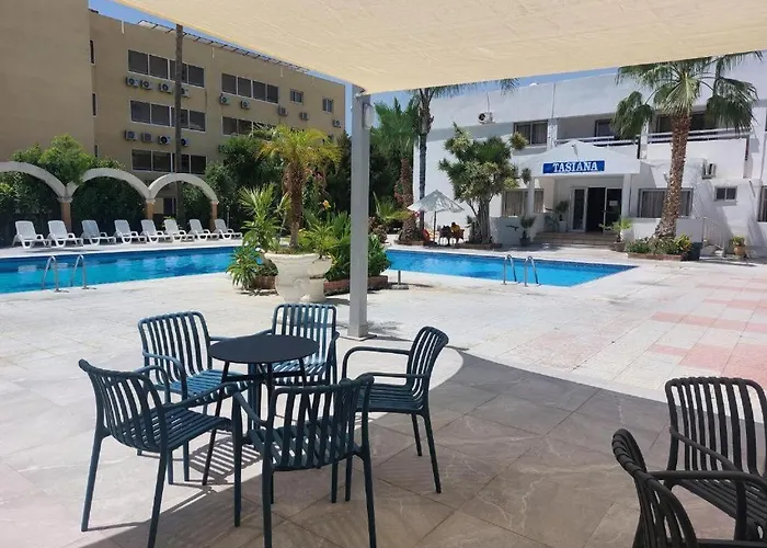 Tasiana Star Aparthotel 3*