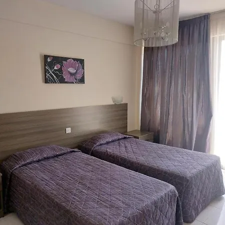 Tasiana Star Aparthotel